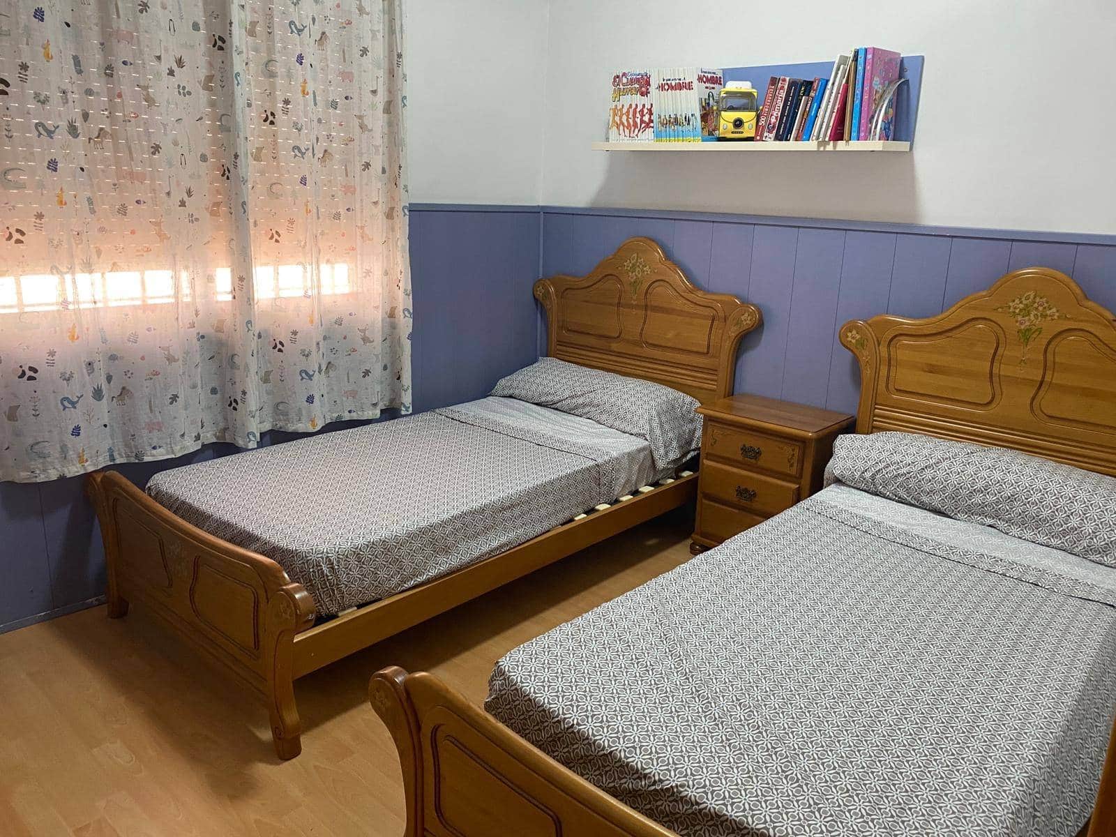 3 makuuhuone Huvila myytävänä paikassa Torrevieja mukana uima-altaan 
autotalli - 380 000 € (Ref: 8207212)