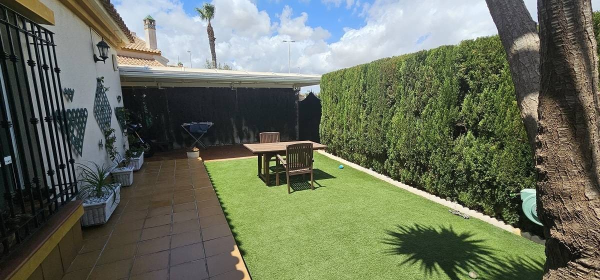 3 soverom Bungalow til salgs i Orihuela Costa med svømmebasseng - € 299 000 (Ref: 8207287)