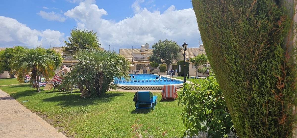 3 soverom Bungalow til salgs i Orihuela Costa med svømmebasseng - € 299 000 (Ref: 8207287)