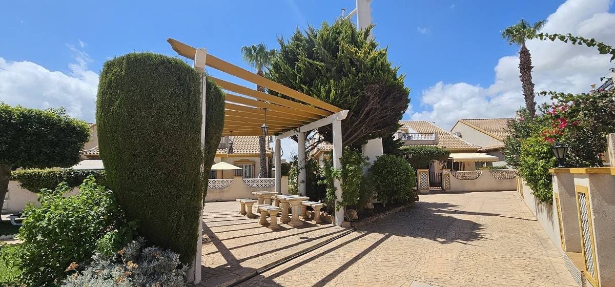 3 soverom Bungalow til salgs i Orihuela Costa med svømmebasseng - € 299 000 (Ref: 8207287)