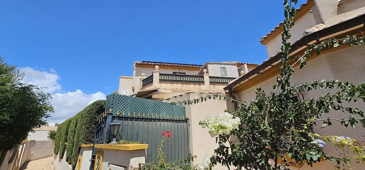 3 soverom Bungalow til salgs i Orihuela Costa med svømmebasseng - € 299 000 (Ref: 8207287)