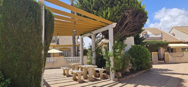 3 soverom Bungalow til salgs i La Zenia, Orihuela med svømmebasseng garasje - € 299 000 (Ref: 8207287)