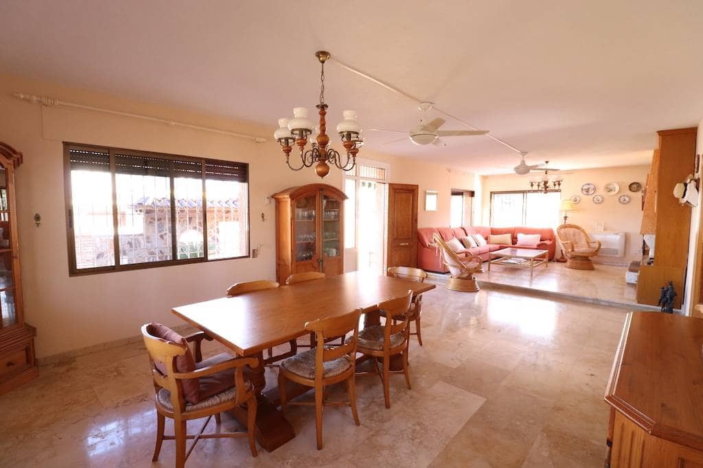 5 bedroom Villa for sale in Orihuela with pool - € 760,000 (Ref: 8207333)