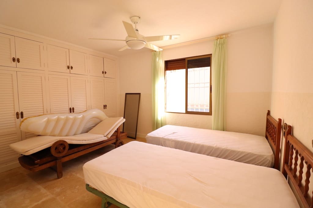 5 bedroom Villa for sale in Orihuela with pool - € 760,000 (Ref: 8207333)