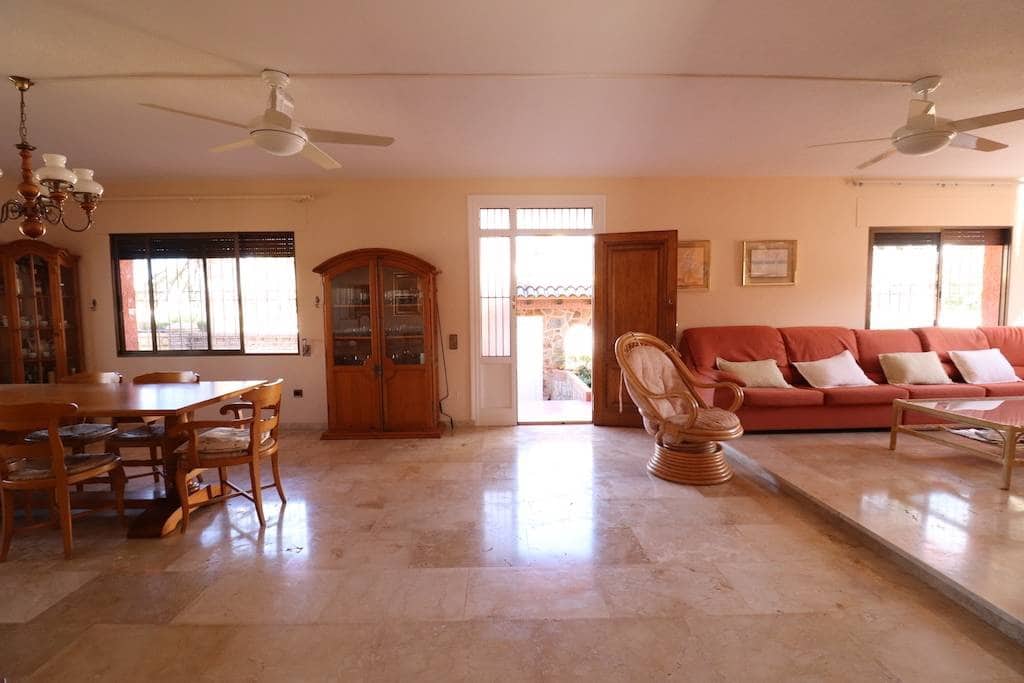 5 bedroom Villa for sale in Orihuela with pool - € 760,000 (Ref: 8207333)