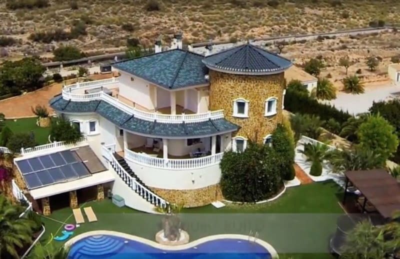 5 makuuhuone Huvila myytävänä paikassa Hondon de las Nieves mukana uima-altaan - 1 799 000 € (Ref: 8207371)