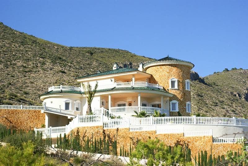 5 makuuhuone Huvila myytävänä paikassa Hondon de las Nieves mukana uima-altaan - 1 799 000 € (Ref: 8207371)