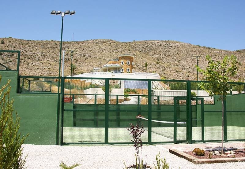 5 makuuhuone Huvila myytävänä paikassa Hondon de las Nieves mukana uima-altaan - 1 799 000 € (Ref: 8207371)