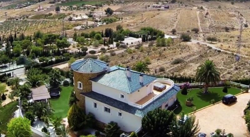 5 makuuhuone Huvila myytävänä paikassa Hondon de las Nieves mukana uima-altaan - 1 799 000 € (Ref: 8207371)