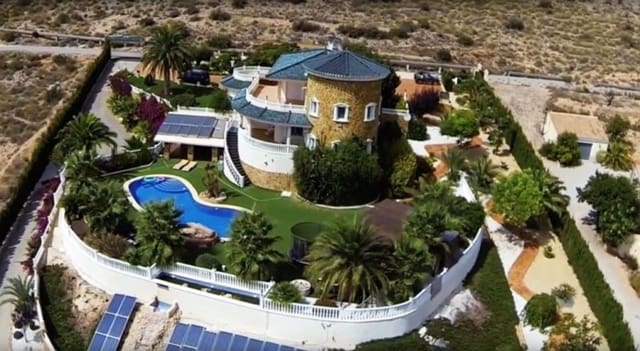 5 makuuhuone Huvila myytävänä paikassa Hondón de las Nieves mukana uima-altaan - 1 799 000 € (Ref: 8207371)