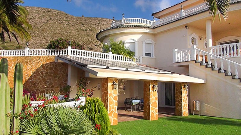 5 makuuhuone Huvila myytävänä paikassa Hondon de las Nieves mukana uima-altaan - 1 799 000 € (Ref: 8207371)