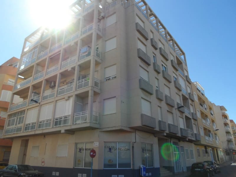 3 camera da letto Appartamento sulla Spiaggia in vendita in Torrevieja - 250.000 € (Rif: 8207390)
