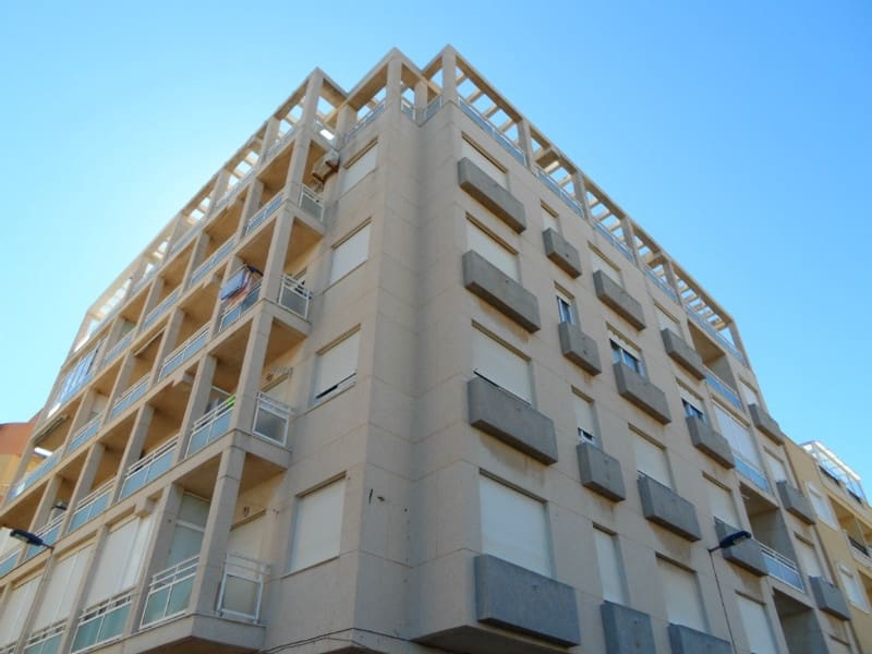 3 camera da letto Appartamento sulla Spiaggia in vendita in Torrevieja - 250.000 € (Rif: 8207390)