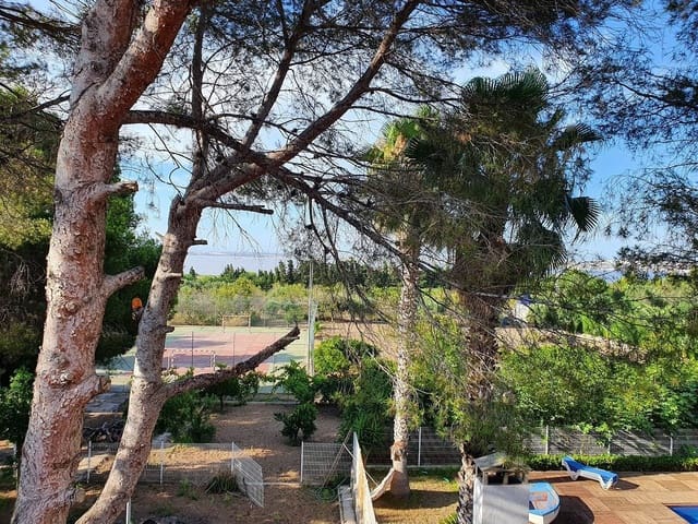 6 soveværelse Villa til salg i Torrevieja med swimmingpool - € 690.000 (Ref: 8207391)