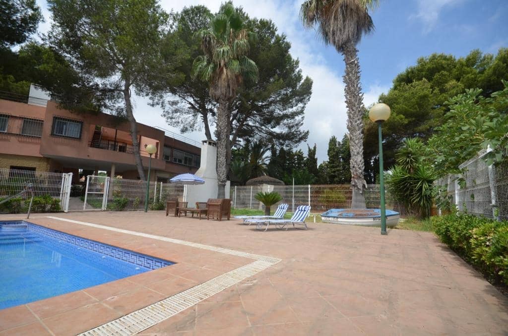 6 soveværelse Villa til salg i Torrevieja med swimmingpool - € 690.000 (Ref: 8207391)