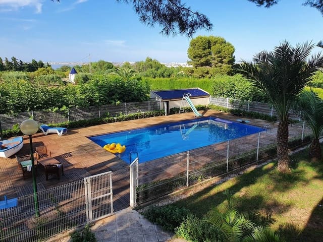 6 soveværelse Villa til salg i Torrevieja med swimmingpool - € 690.000 (Ref: 8207391)