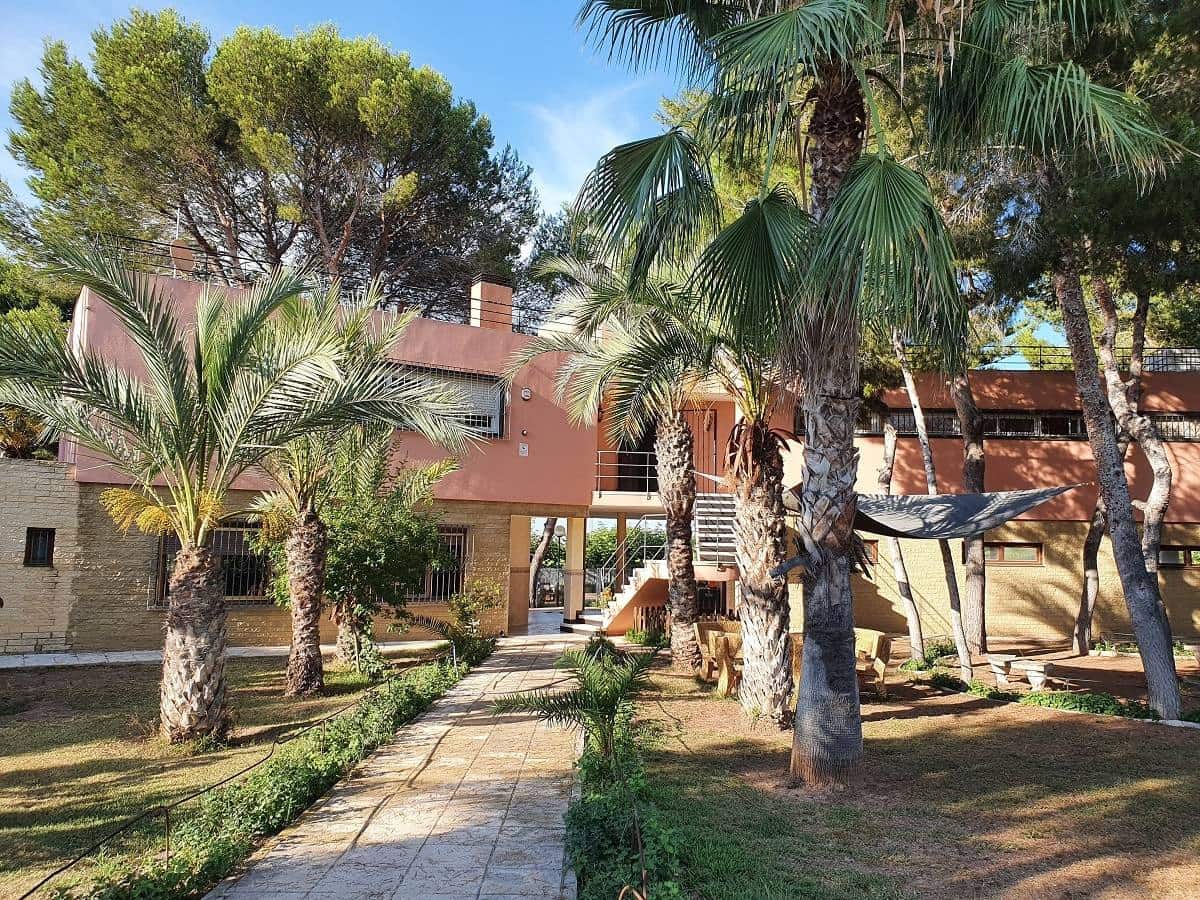 6 soveværelse Villa til salg i Torrevieja med swimmingpool - € 690.000 (Ref: 8207391)