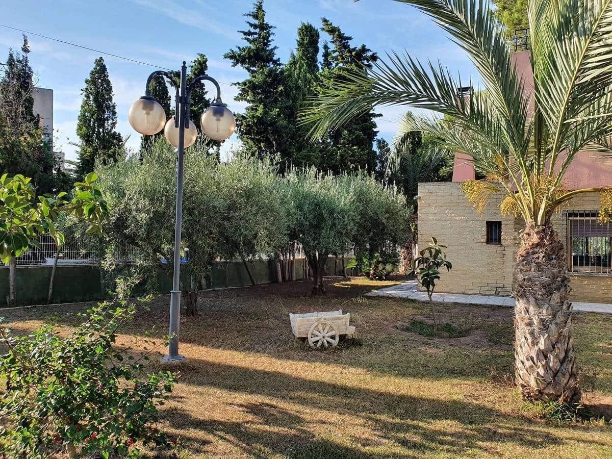 6 soveværelse Villa til salg i Torrevieja med swimmingpool - € 690.000 (Ref: 8207391)