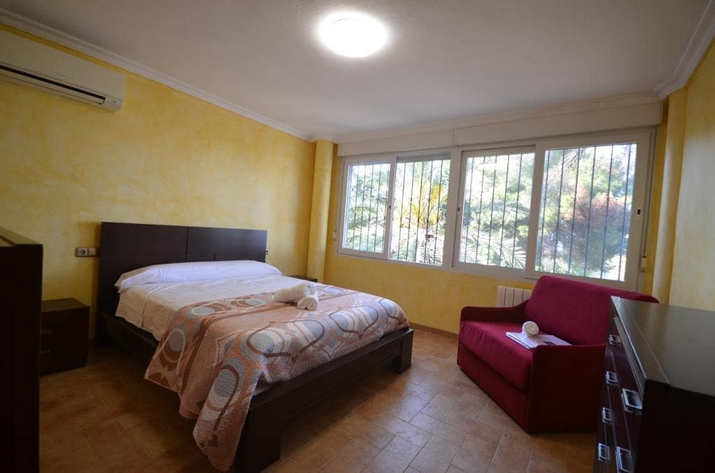 6 soveværelse Villa til salg i Torrevieja med swimmingpool - € 690.000 (Ref: 8207391)