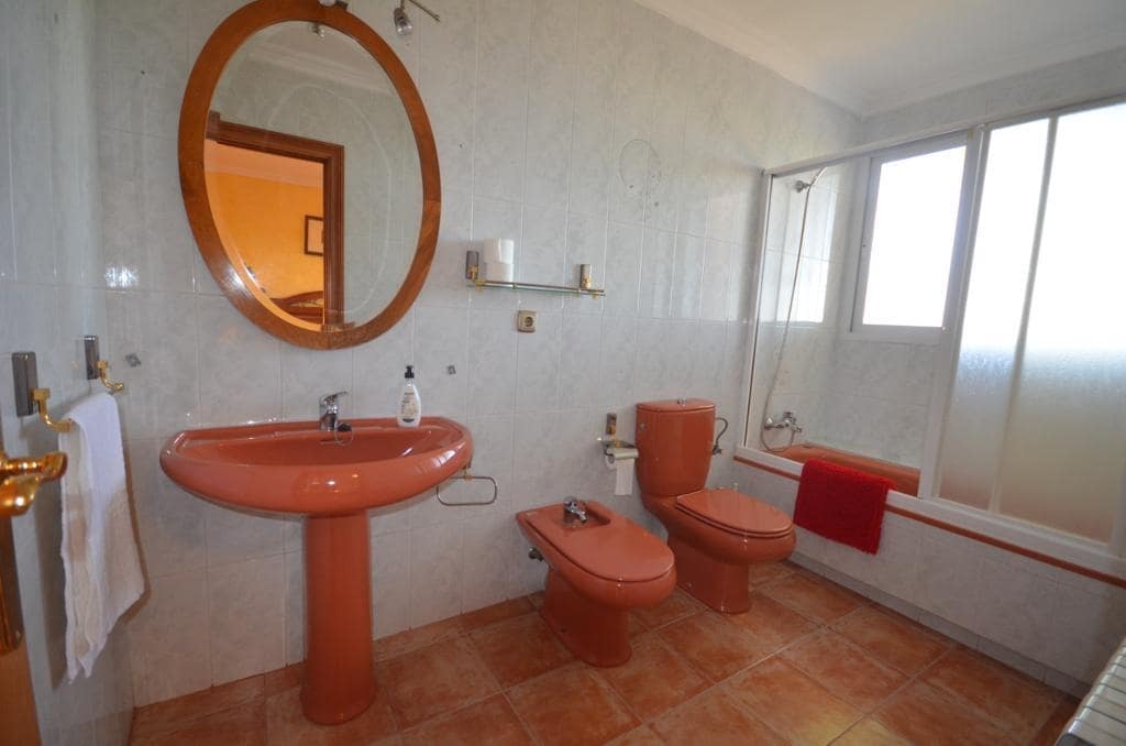 6 soveværelse Villa til salg i Torrevieja med swimmingpool - € 690.000 (Ref: 8207391)