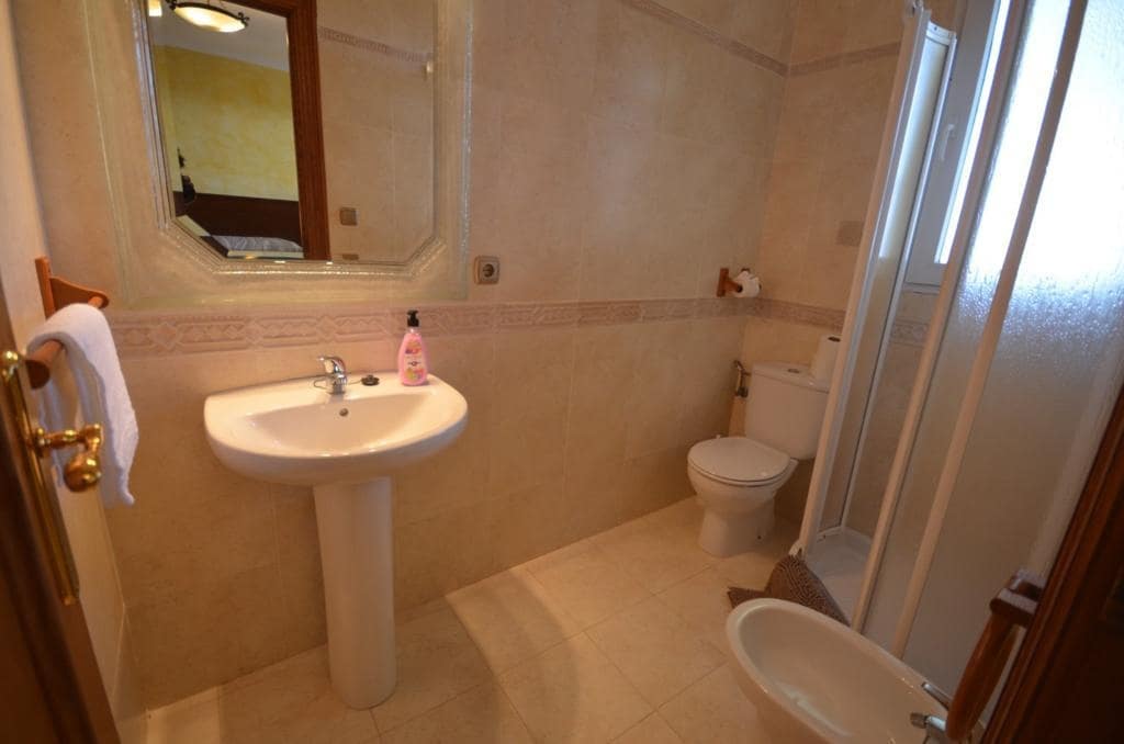 6 soveværelse Villa til salg i Torrevieja med swimmingpool - € 690.000 (Ref: 8207391)