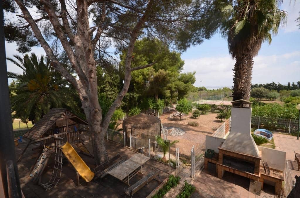 6 soveværelse Villa til salg i Torrevieja med swimmingpool - € 690.000 (Ref: 8207391)