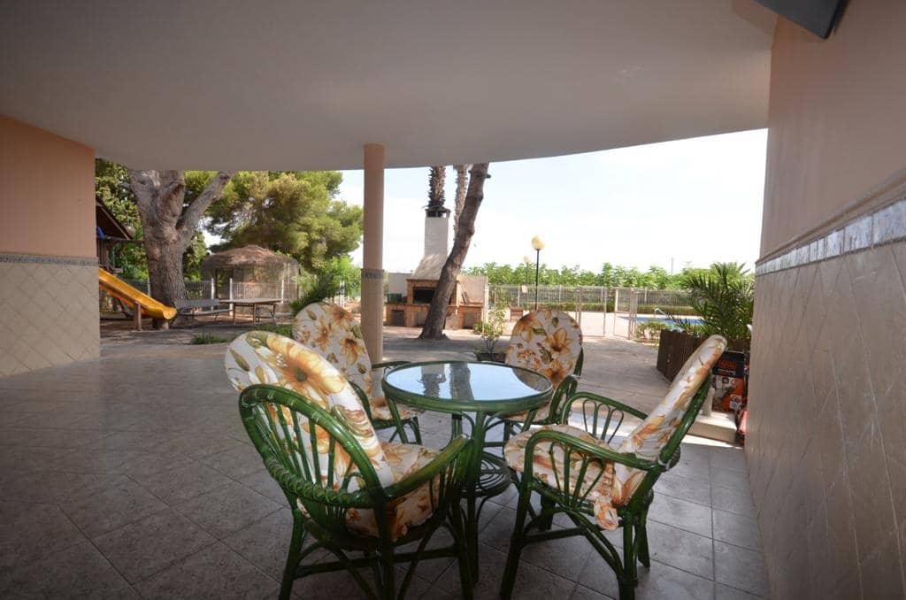 6 soveværelse Villa til salg i Torrevieja med swimmingpool - € 690.000 (Ref: 8207391)