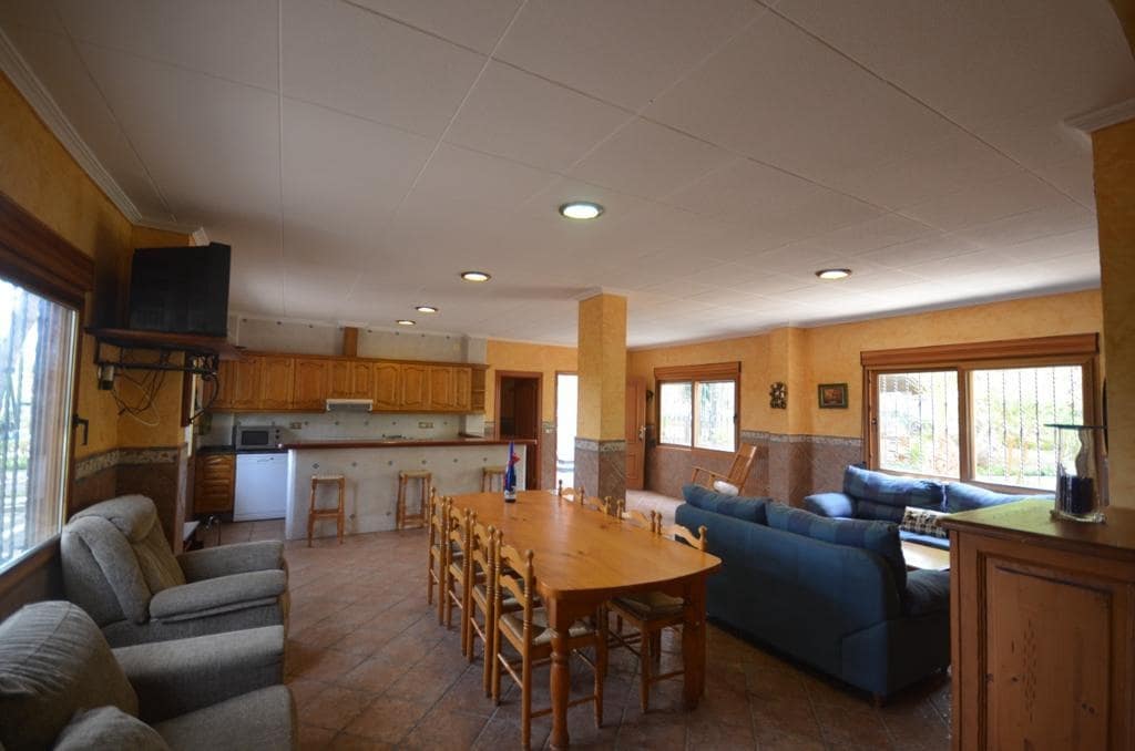 6 soveværelse Villa til salg i Torrevieja med swimmingpool - € 690.000 (Ref: 8207391)