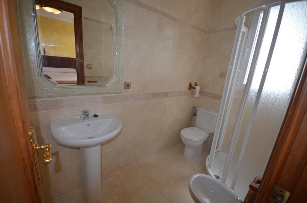 6 soveværelse Villa til salg i Torrevieja med swimmingpool - € 690.000 (Ref: 8207391)