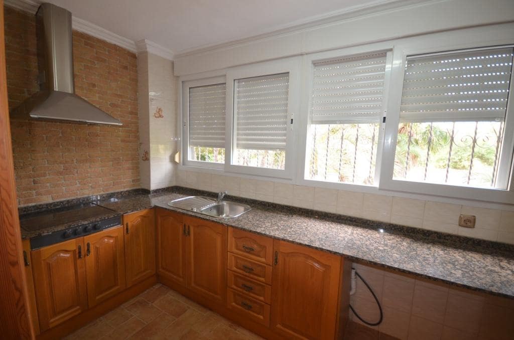 6 soveværelse Villa til salg i Torrevieja med swimmingpool - € 690.000 (Ref: 8207391)