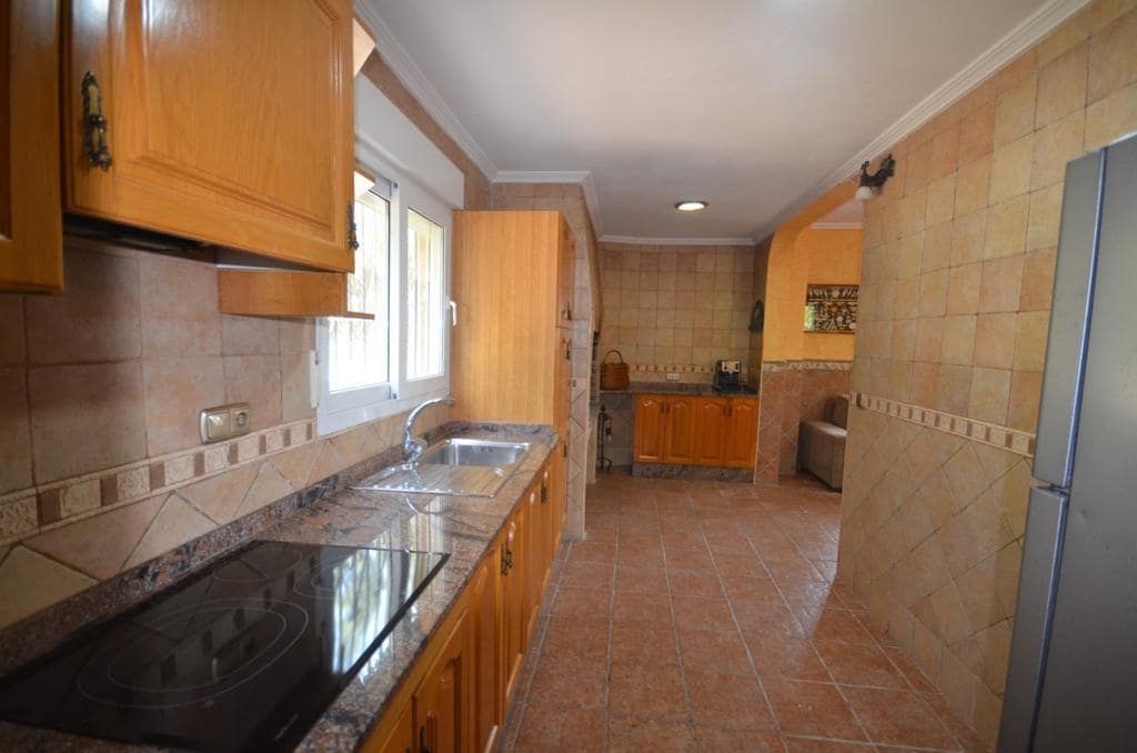 6 soveværelse Villa til salg i Torrevieja med swimmingpool - € 690.000 (Ref: 8207391)