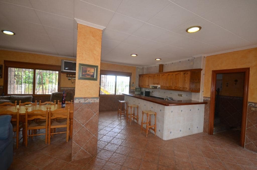 6 soveværelse Villa til salg i Torrevieja med swimmingpool - € 690.000 (Ref: 8207391)