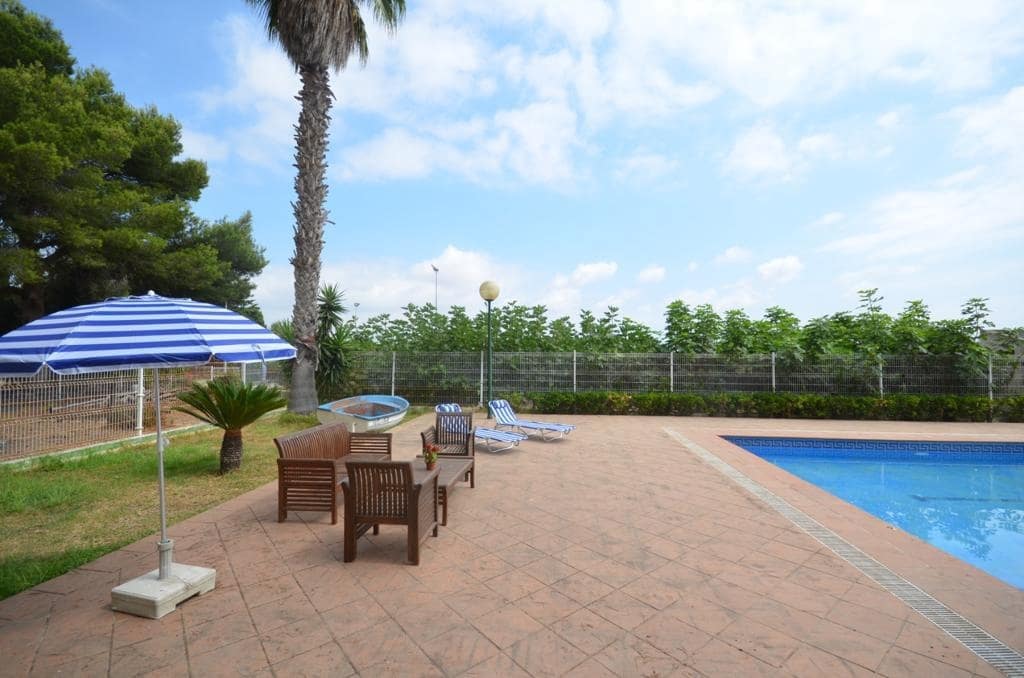 6 soveværelse Villa til salg i Torrevieja med swimmingpool - € 690.000 (Ref: 8207391)