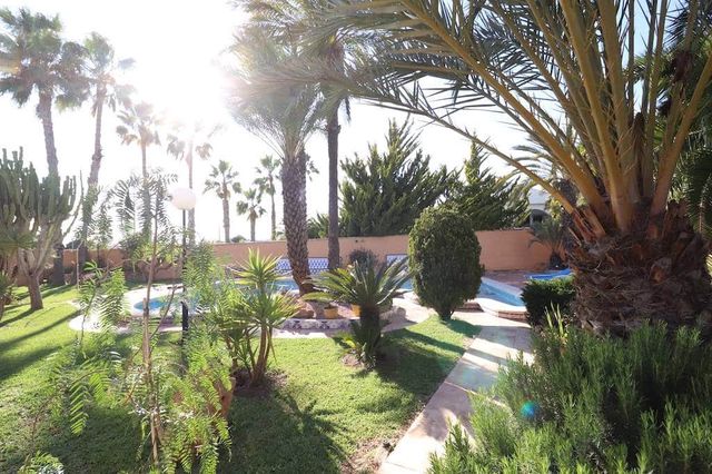 5 soveværelse Villa til salg i El Chaparral, Torrevieja med swimmingpool garage - € 780.000 (Ref: 8207396)