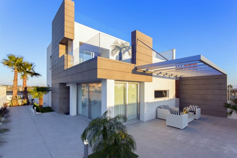 3 soveværelse Villa til salg i Guardamar del Segura med swimmingpool garage - € 399.000 (Ref: 8207405)