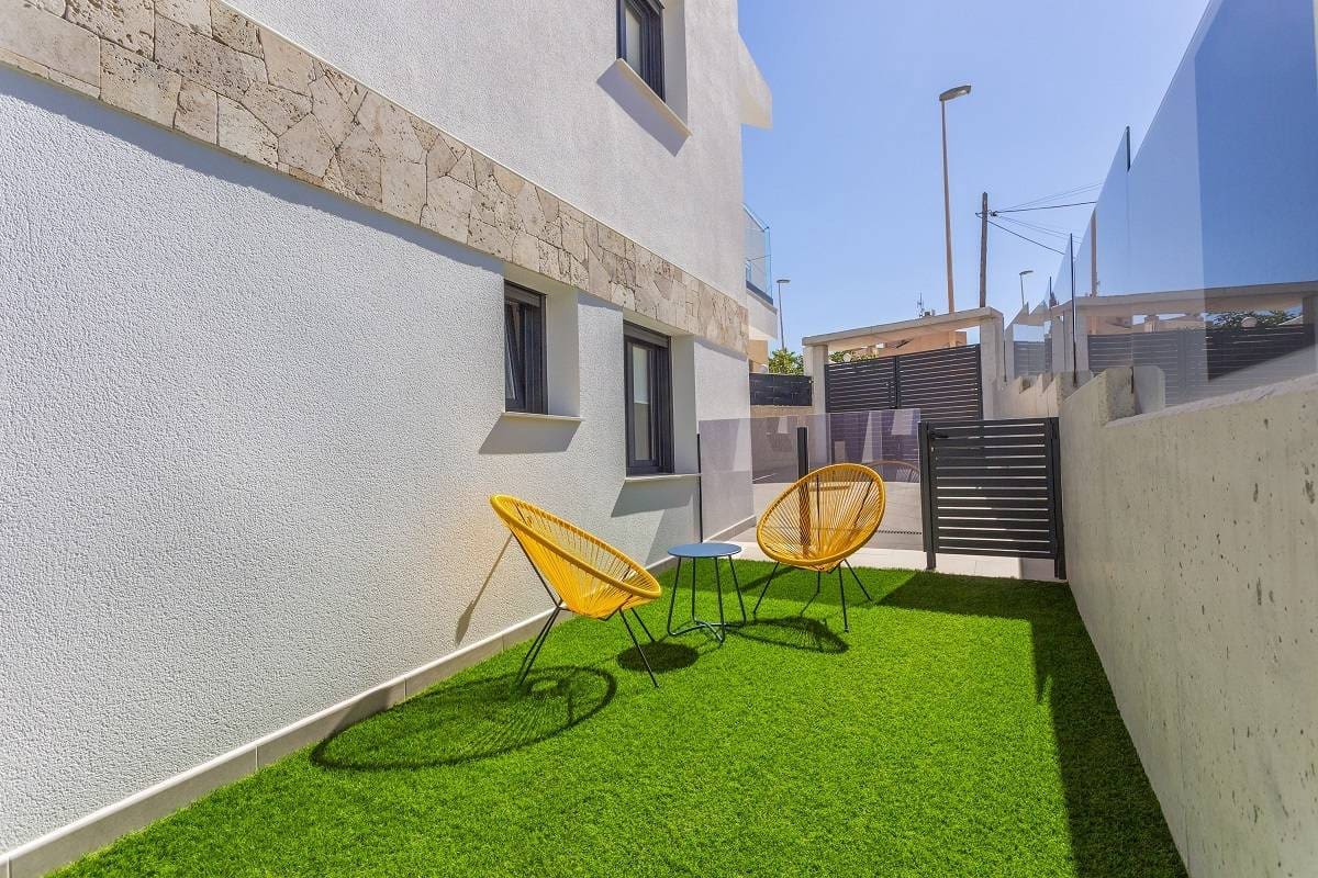 3 soveværelse Villa til salg i Torrevieja med swimmingpool garage - € 660.000 (Ref: 8207418)