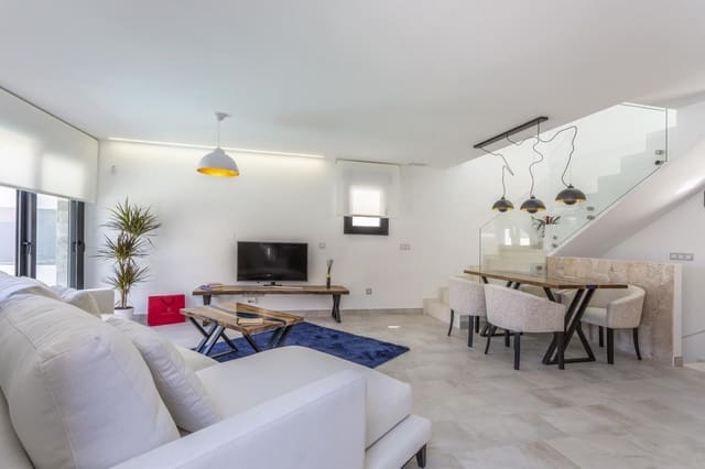3 soveværelse Villa til salg i Torrevieja med swimmingpool garage - € 660.000 (Ref: 8207418)