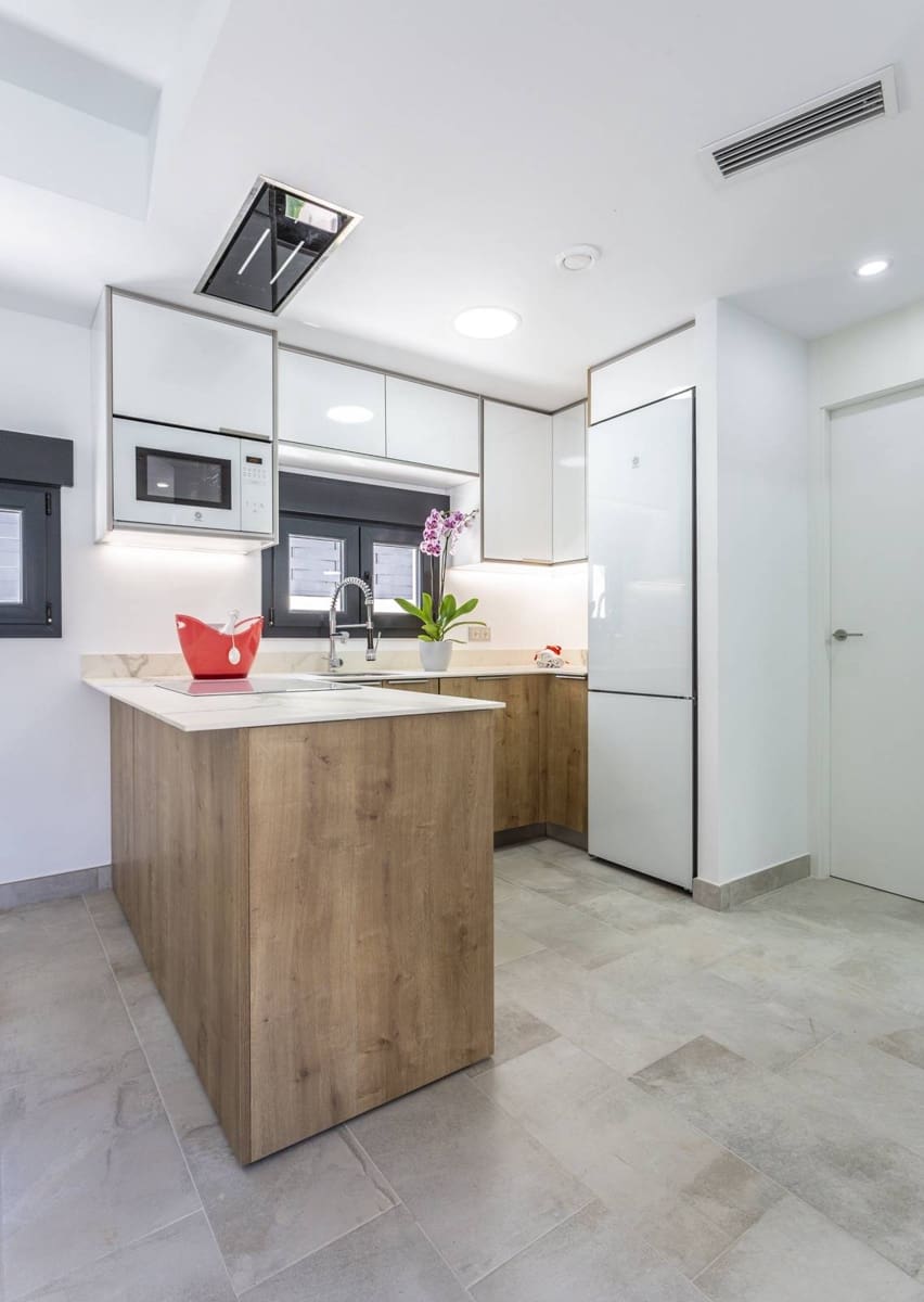 3 soveværelse Villa til salg i Torrevieja med swimmingpool garage - € 660.000 (Ref: 8207418)