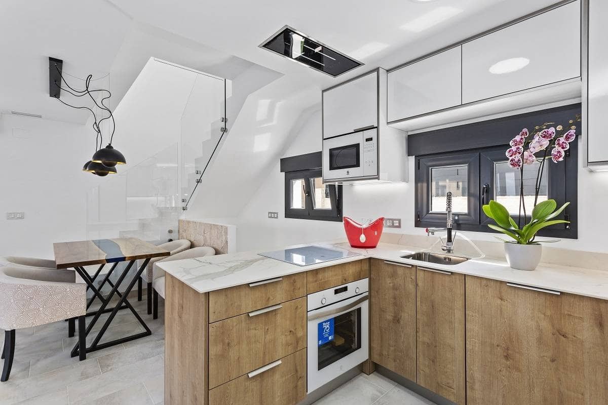 3 soveværelse Villa til salg i Torrevieja med swimmingpool garage - € 660.000 (Ref: 8207418)