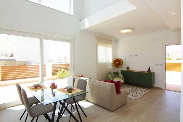 3 soveværelse Villa til salg i Torrevieja med swimmingpool garage - € 580.000 (Ref: 8207434)