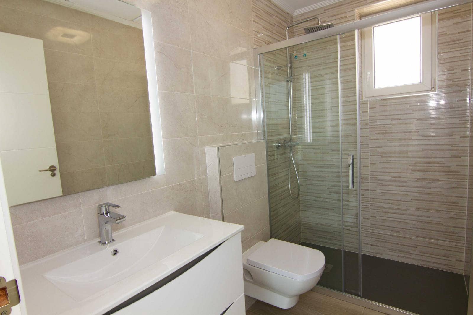 3 soveværelse Villa til salg i Torrevieja med swimmingpool garage - € 580.000 (Ref: 8207434)