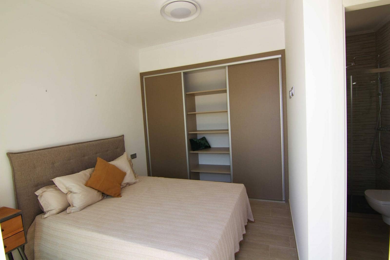 3 soveværelse Villa til salg i Torrevieja med swimmingpool garage - € 580.000 (Ref: 8207434)