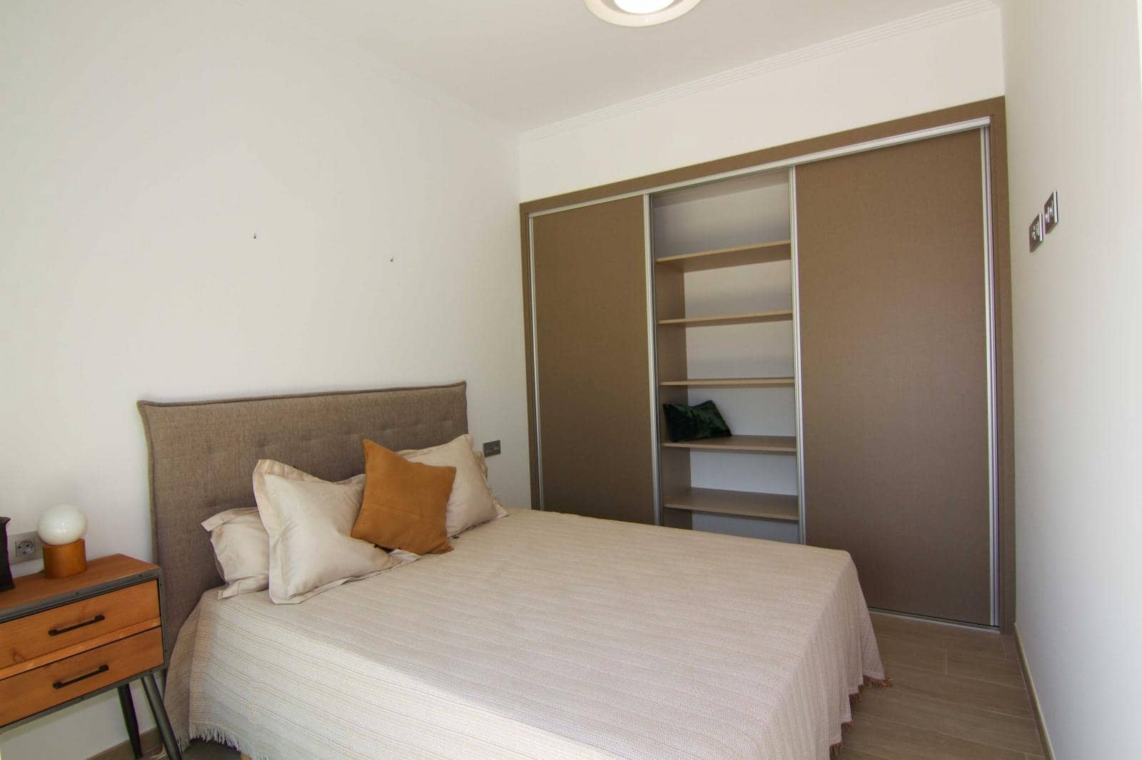 3 soveværelse Villa til salg i Torrevieja med swimmingpool garage - € 580.000 (Ref: 8207434)