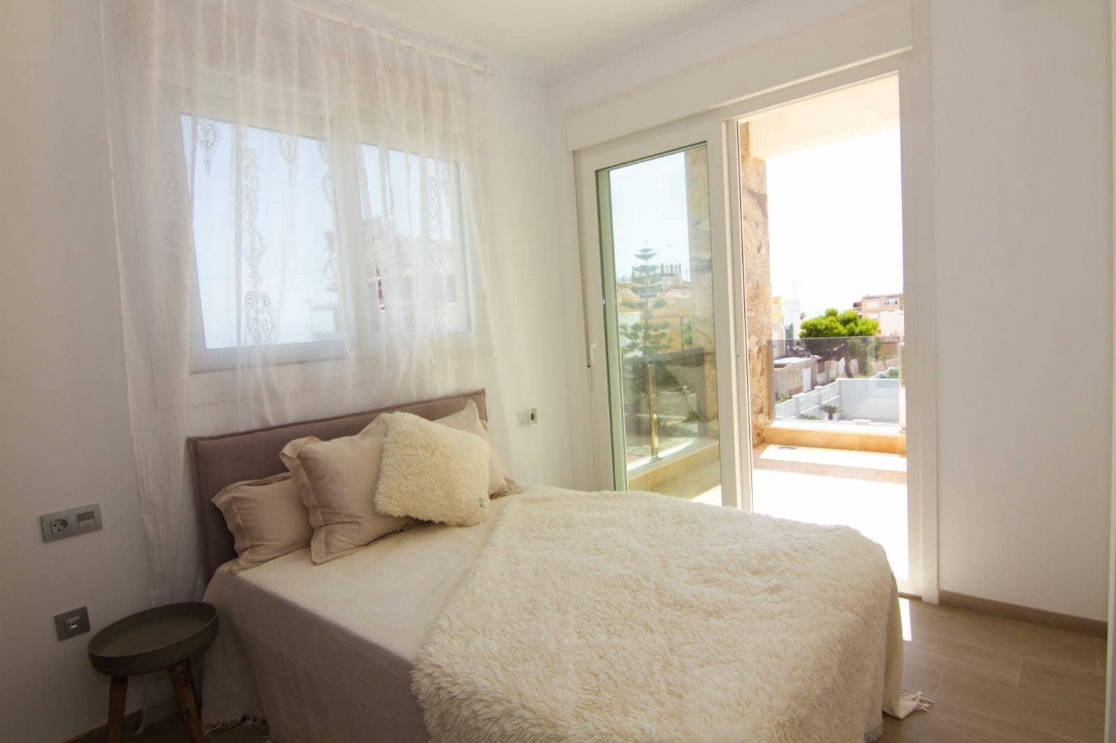 3 soveværelse Villa til salg i Torrevieja med swimmingpool garage - € 580.000 (Ref: 8207434)