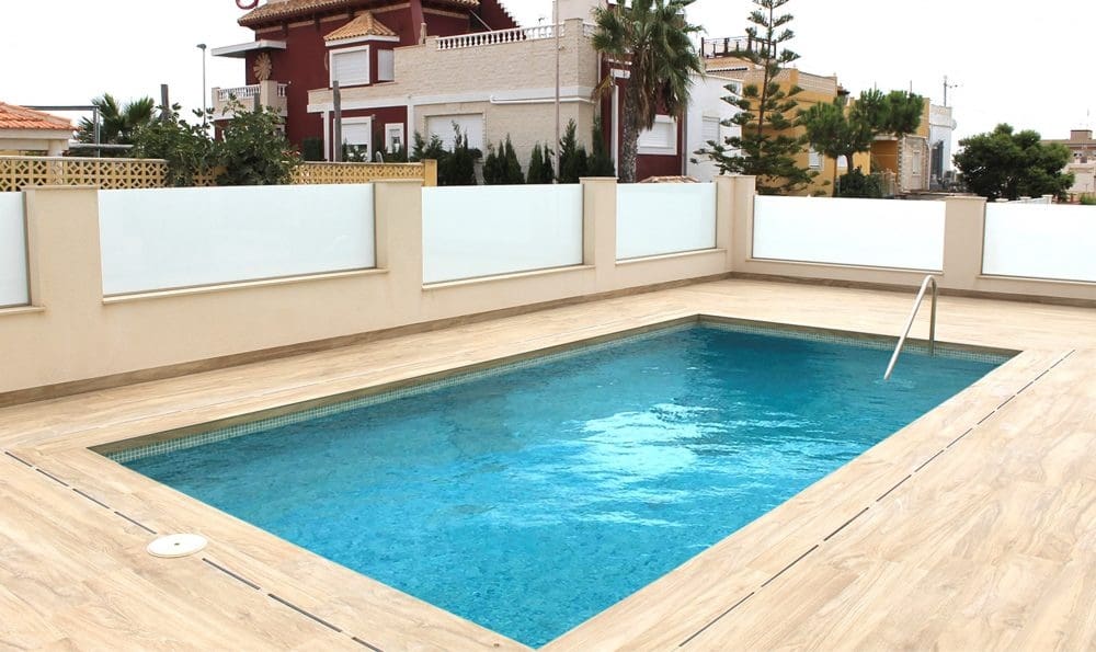 3 soveværelse Villa til salg i Torrevieja med swimmingpool garage - € 580.000 (Ref: 8207434)
