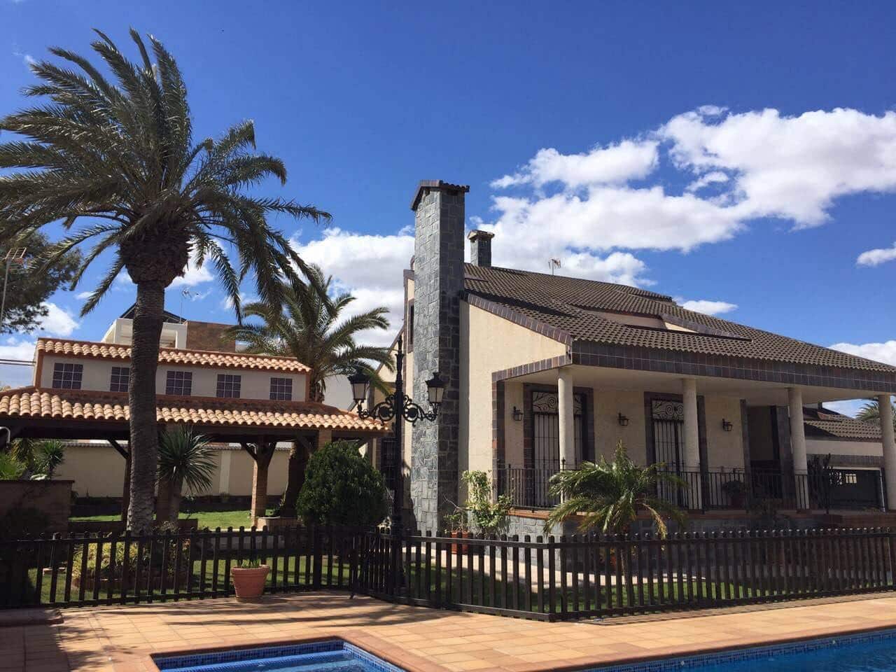 5 slaapkamer Villa te koop in Orihuela met zwembad - € 1.000.000 (Ref: 8207464)