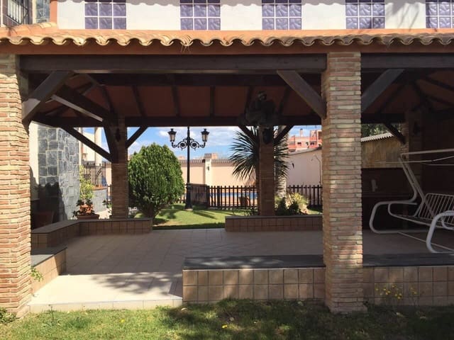 5 slaapkamer Villa te koop in Orihuela met zwembad - € 1.000.000 (Ref: 8207464)