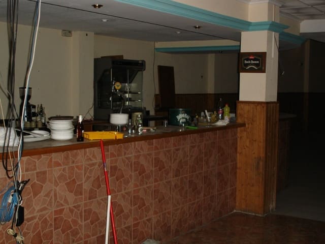 Kommersiell til salgs i Avenida Habaneras - Curva de Palangre, Torrevieja - € 320 000 (Ref: 8207479)