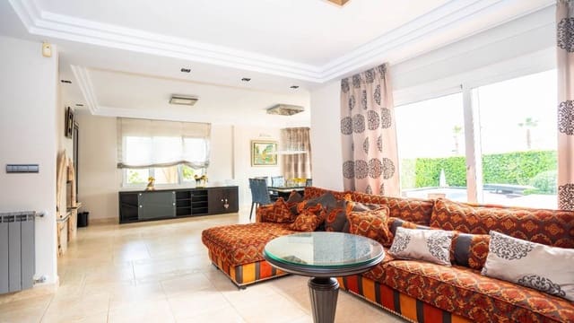 4 sovrum Villa till salu i Aguas Nuevas, Torrevieja med pool - 995 000 € (Ref: 8220327)