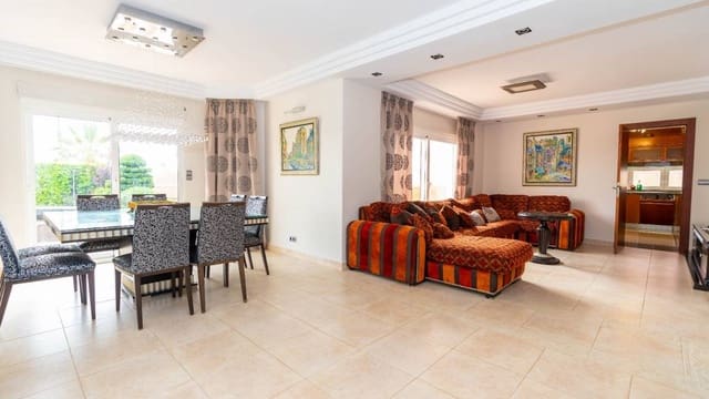 4 sovrum Villa till salu i Aguas Nuevas, Torrevieja med pool - 995 000 € (Ref: 8220327)